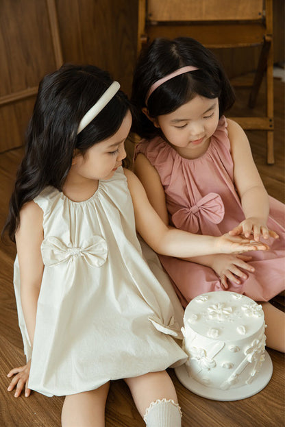 Lila Bow Appliqué Bubble Dress, Ivory
